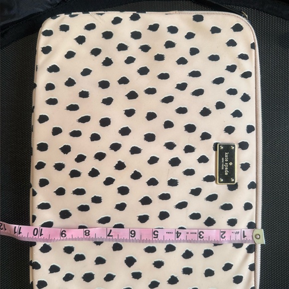 Kate Spade Black and Cream Laptop Sleeve - Picture 4 of 5